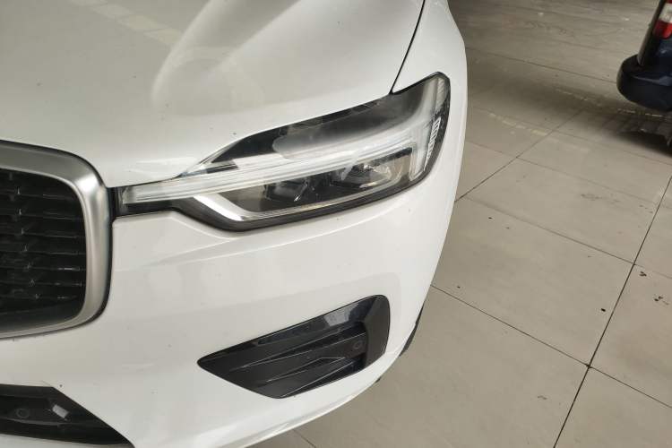 Used Volvo XC60 2019 T5 4x4 Smart & Dynamic Sport Edition China VI Standard
