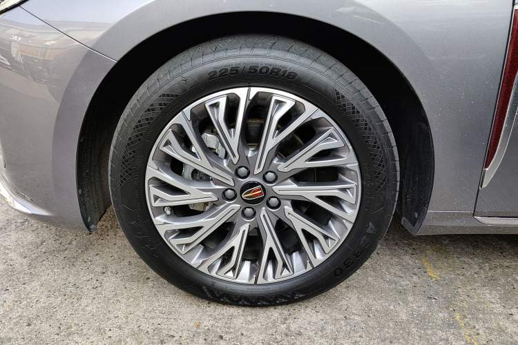 Used Hongqi H5 2024 2.0T Automatic Smart Connect Flagship Edition