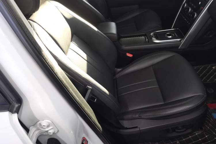 Used Land Rover Discovery Sport 2018 240 PS SE Version