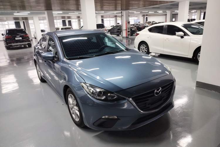 Used Mazda Mazda 3 Axela 2014 Sedan 1.5L Manual Comfort Model