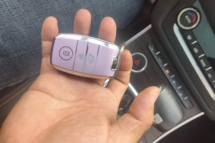 Used Land X7 2015 2.0T Panoramic Prestige Edition
