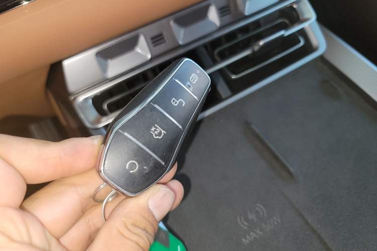 Used BYD Han L 2025 DM-p Four-Wheel-Drive LiDAR Flagship Model
