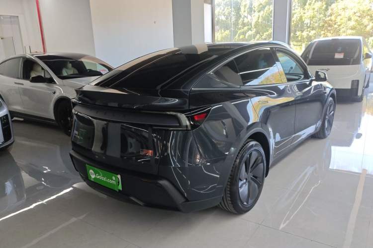 Used Tesla Model Y 2025 Long-Range All-Wheel Drive First Edition
