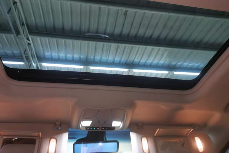 Used Buick GL8 2023 ES Lu Zun Deluxe Model
