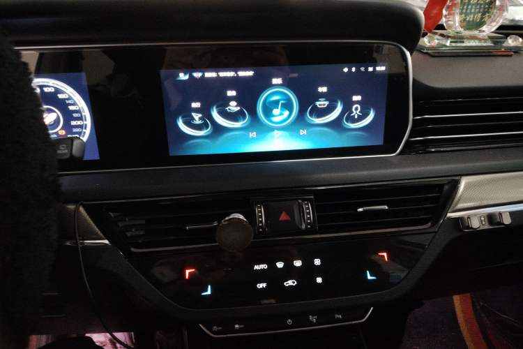 Used Hongqi HS5 2022 Revised Version 2.0T Smart Connect Flagship Edition