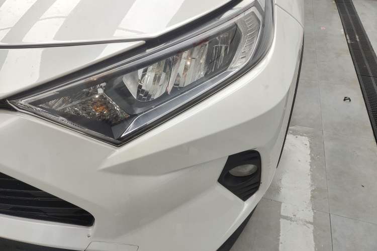 Used Toyota RAV4 2022 2.0L CVT Two-Wheel Drive Fashion Edition
