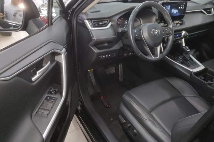 Used Toyota Wildlander 2023 2.0L CVT Two-Wheel Drive Luxury PLUS Edition
