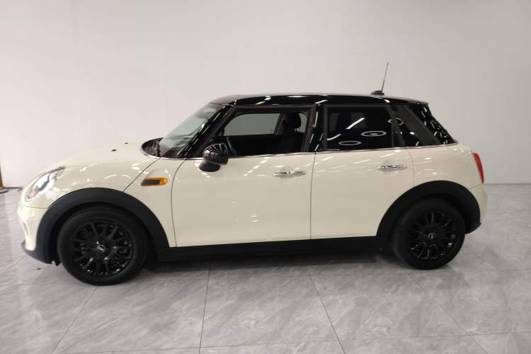 Used  MINI 2016 1.5T COOPER Five-Door Edition
