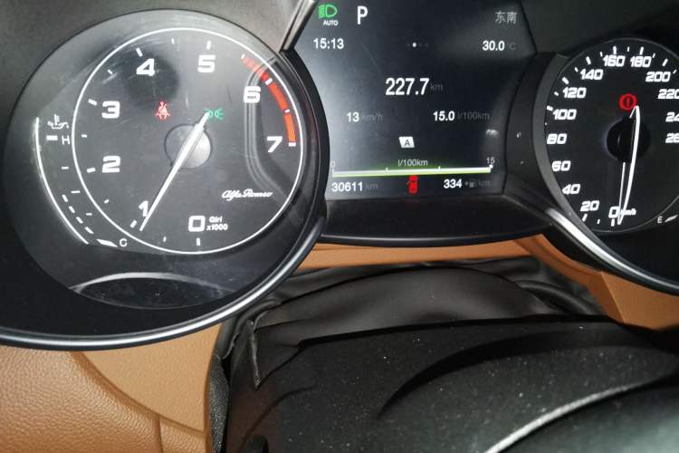 Used Alfa Romeo Giulia 2017 2.0T 200HP Luxury Edition
