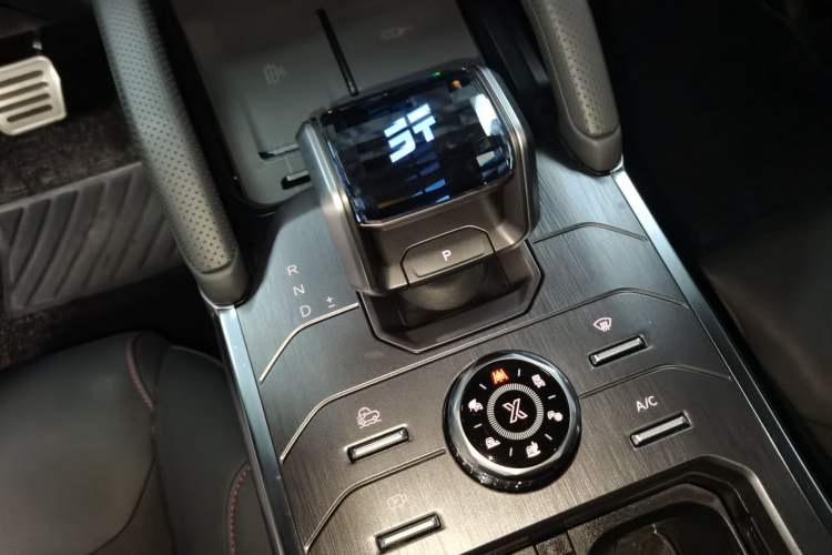 Used JETOUR Traveler 2023 2.0T All-Wheel Drive Conquer PRO
