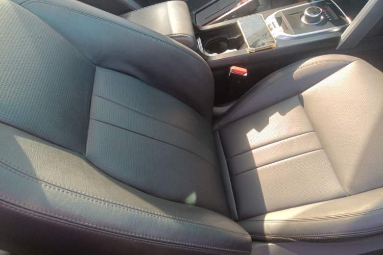 Used Land Rover Discovery Sport 2019 240 PS SE Version China VI Standard