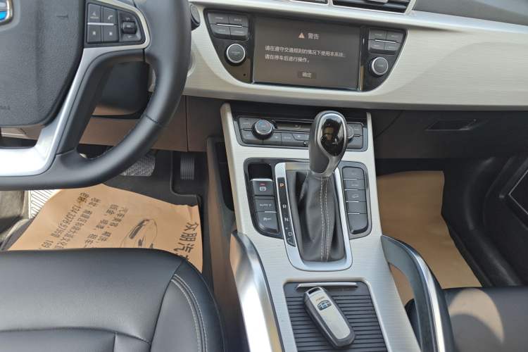 Used Geely Auto Emgrand X7 Sport 2018 1.8TD Automatic Two-Wheel Drive Zhiya Model
