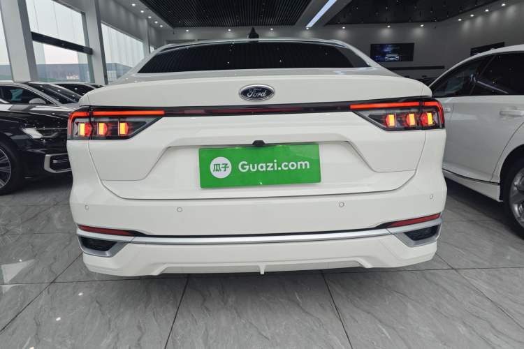 Used Ford Mondeo 2025 2.0T EcoBoost Luxury Version