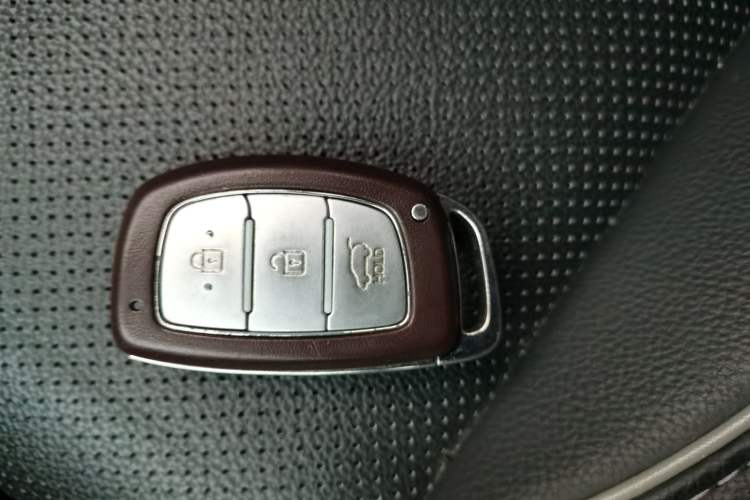 Used Hyundai ix25 2015 1.6L Automatic Two-Wheel Drive Smart GLS Trim
