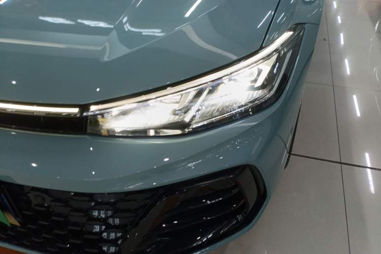 Used Volkswagen Passat 2025 Pro 380TSI Starry Dragon Luxury Edition
