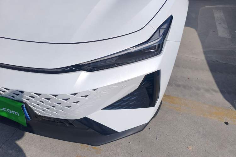 Used Changan UNI-V 2024 1.5T Luxury Edition
