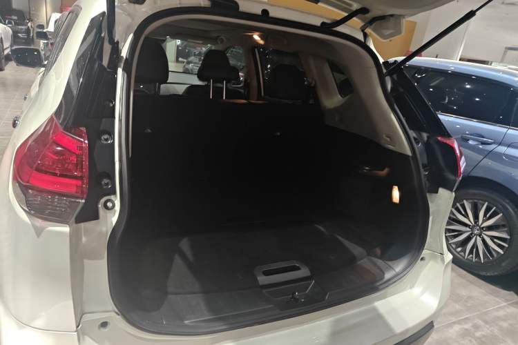 Used Nissan X-Trail 2022 2.0L Two-Wheel Drive Smart Connect & Comfort Edition