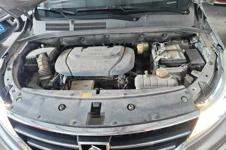 Used Baojun 730 2019 1.5T CVT Flagship Model 7 Seats China VI Emission Standard
