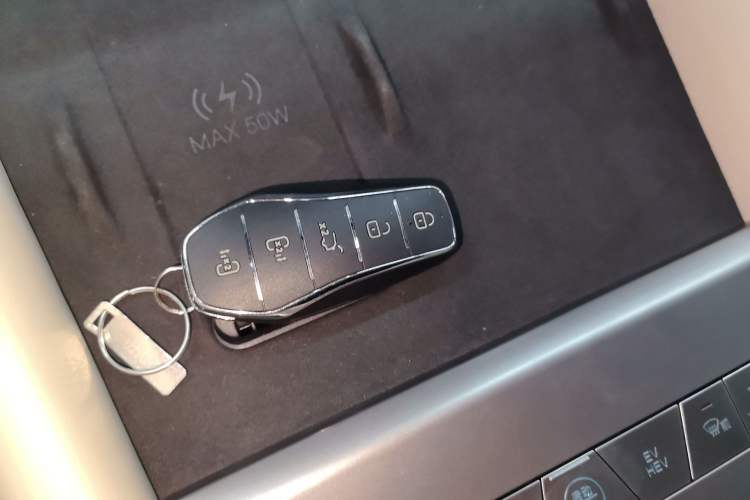 Used BYD Xia 2025 DM-i 1.5T 180km Beyond Edition
