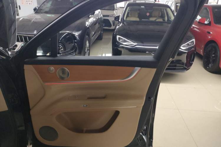 Used Hima AITO M9 2024 All-Electric Max Version 100 kWh 6-Seater
