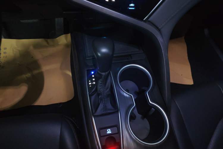 Used Toyota Camry 2021 2.0G Luxury Edition
