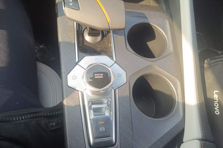 Used Changan UNI-V iDD 2024 Blue Whale Smart Electric iDD 136km ZhiKu Model
