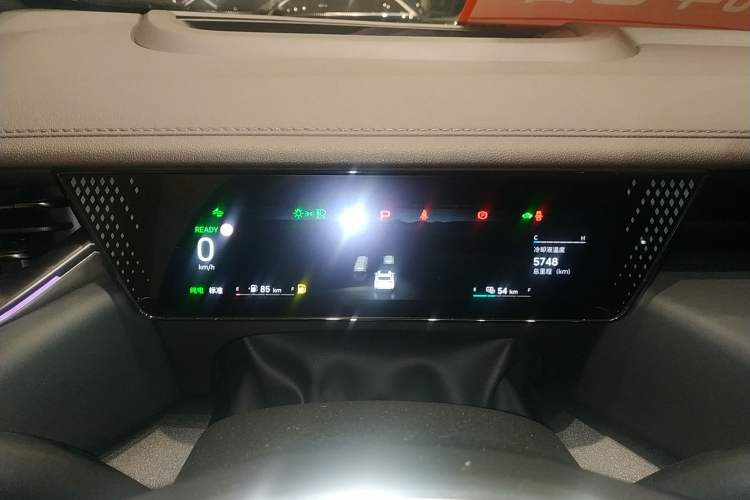 Used Wey Mocha New Energy 2024 Hi4 Four-Wheel Drive Long-Range Version
