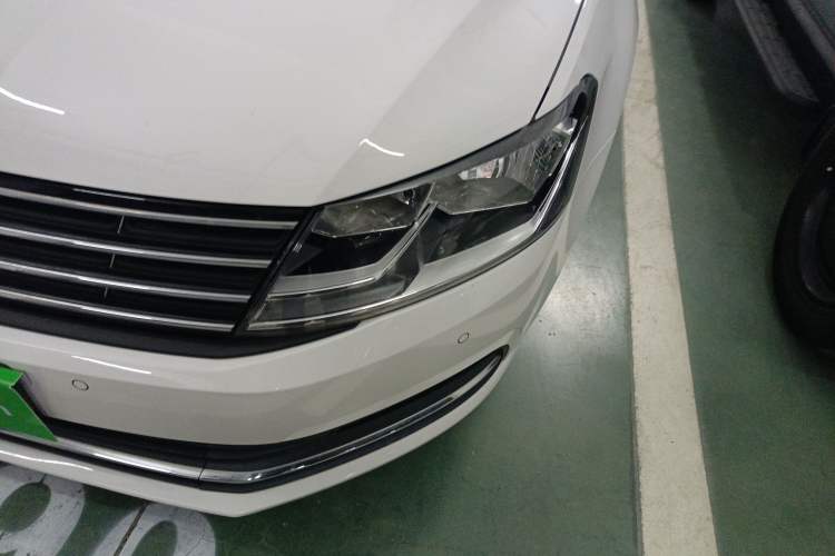 Used Volkswagen Lavida 2017 1.6L Automatic Comfort Edition
