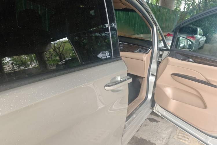 Used Buick GL8 2017 ES 28T Luxury Model China V Standard
