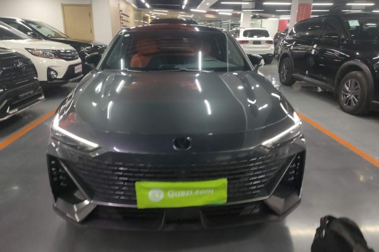 Used Changan UNI-V iDD 2023 ZhiDian iDD 1.5T 113km ZhiKu Model
