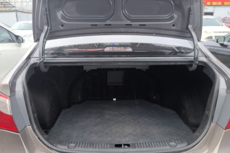 Used Hyundai Celesta 2011 1.6L Manual Luxury Model
