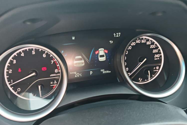 Used Toyota Camry 2021 2.0G Luxury Edition
