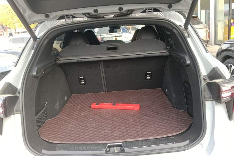 Used Lynk & Co 01 EM-P 2023 1.5TD EM-P Dawn Edition
