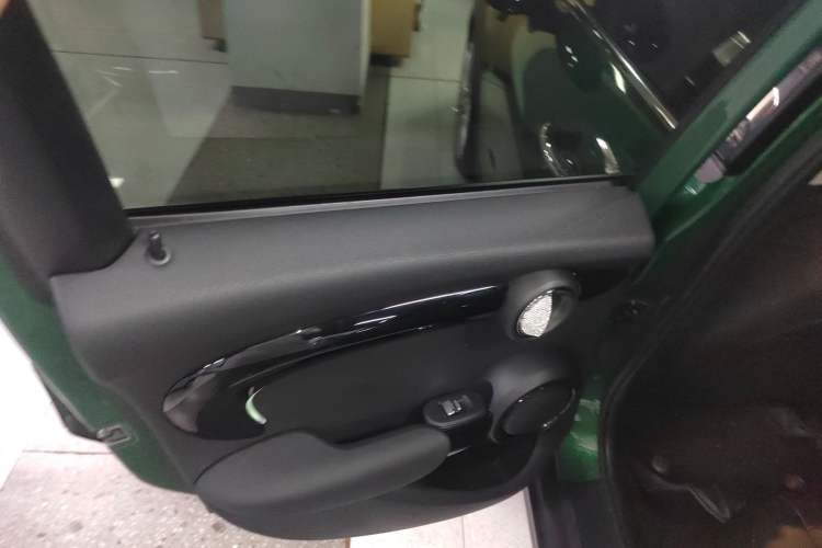 Used  MINI 2022 1.5T COOPER Classic Edition Five-Door Version
