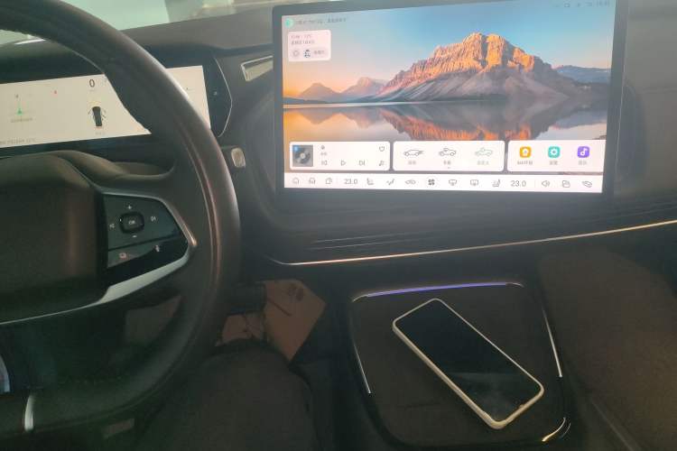 Used  SL03 2023 200Max Range-Extended Version
