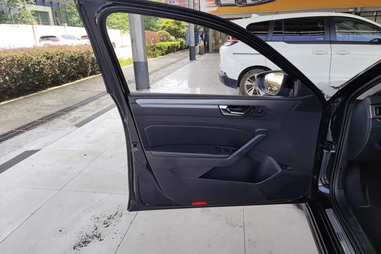 Used Volkswagen Passat 2017 280TSI DSG Luxury Edition
