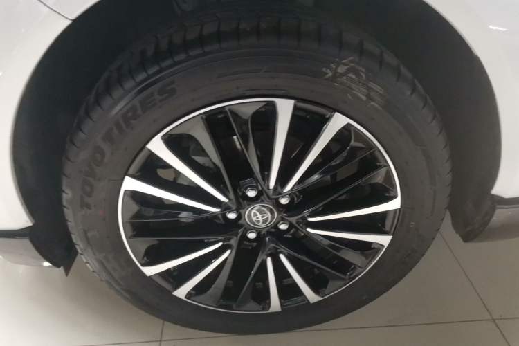 Used Toyota Venza 2023 2.0L CVT Two-Wheel Drive Prestige Version
