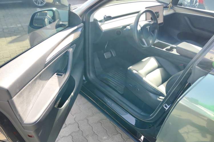 Used Tesla Model Y 2022 Rear-Wheel-Drive Version
