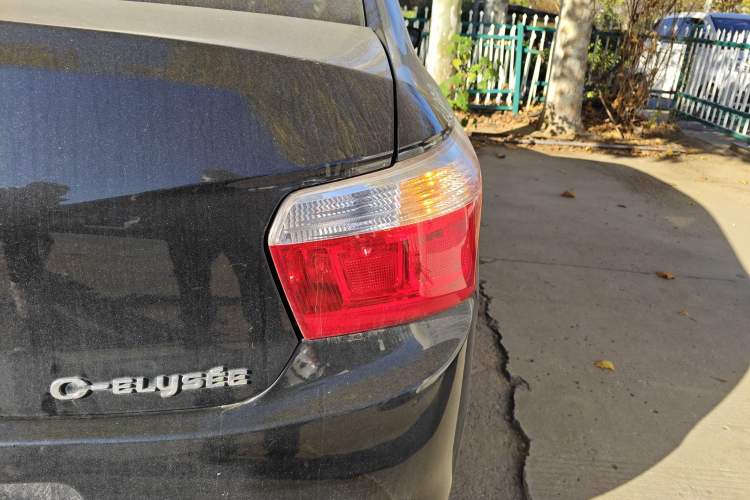 Used Citroen Elysee 2015 Zhishang Edition 1.6L Manual Fashion Model