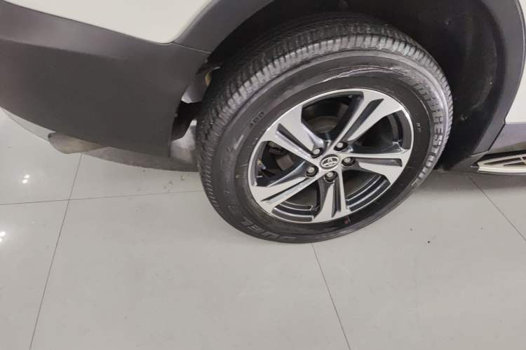 Used Toyota RAV4 2015 2.0L CVT Four-Wheel Drive New Edition
