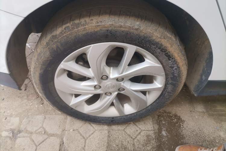 Used Buick Velite 6 2023 430km Range Commuter Version
