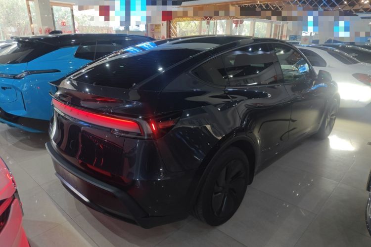 Used Tesla Model Y 2025 Rear-Wheel-Drive Version
