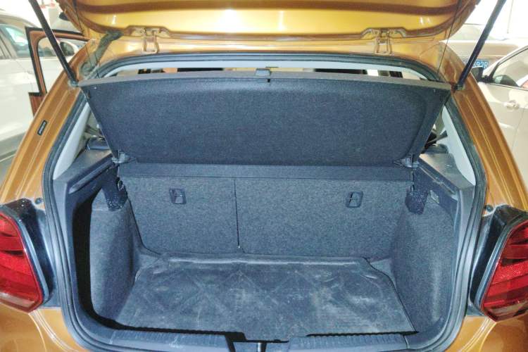 Used Volkswagen Polo 2014 1.6L Cross Polo Automatic