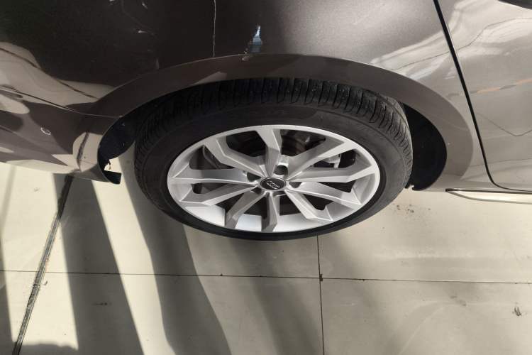 Used Audi A4L 2019 40 TFSI Fashion Version China V