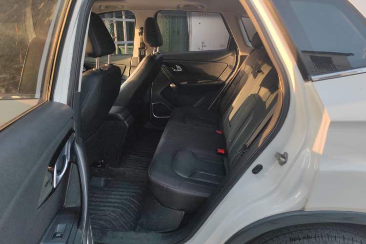 Used FAW Senya R7 2016 1.6L Manual Smart Version
