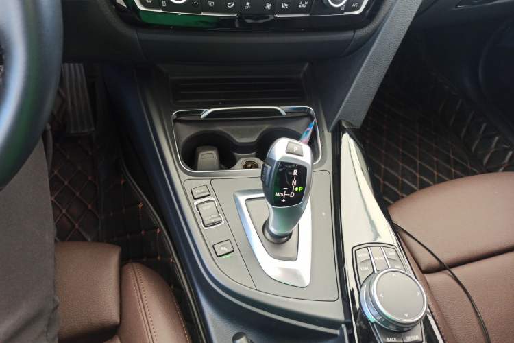 TDK.VehicleDetails.img