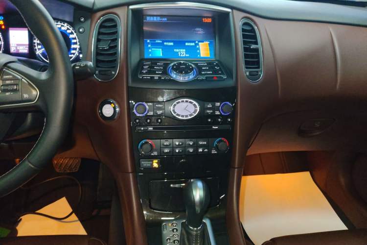 Used Infiniti QX50 2015 2.5L Luxury Edition
