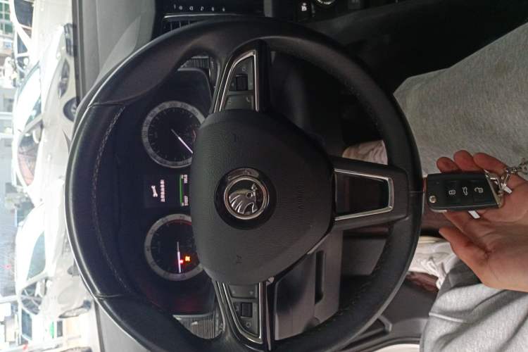 Used Skoda Kodiaq 2017 TSI330 7-Seater Two-Wheel-Drive Luxury Tech Edition