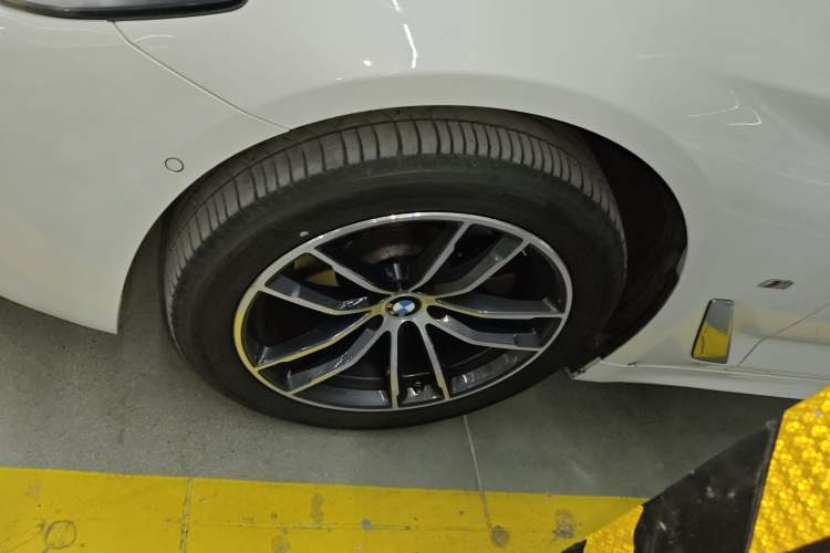 Used BMW 5 Series 2022 Second Facelift 525Li M Sport Package