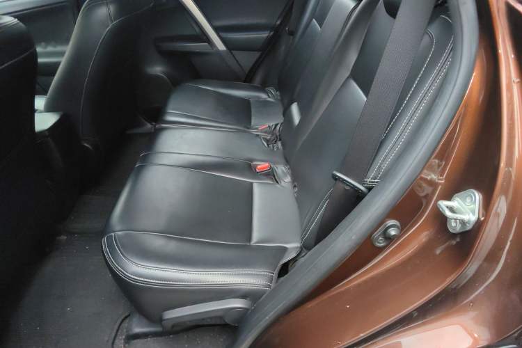 Used Toyota RAV4 2016 2.0L CVT Two-Wheel Drive Fashion Edition China V Standard